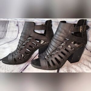 Maurices Chloe black ankle boots, zipper in back, size 9